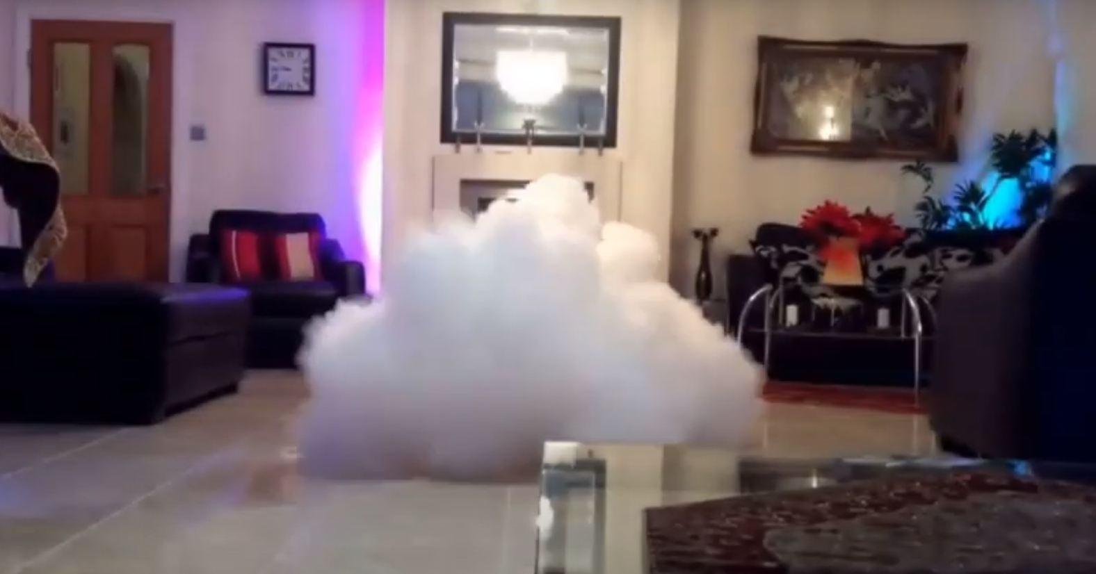 Εγκατάσταση συστήματος ομίχλης καπνού σε διαμέρισμα.