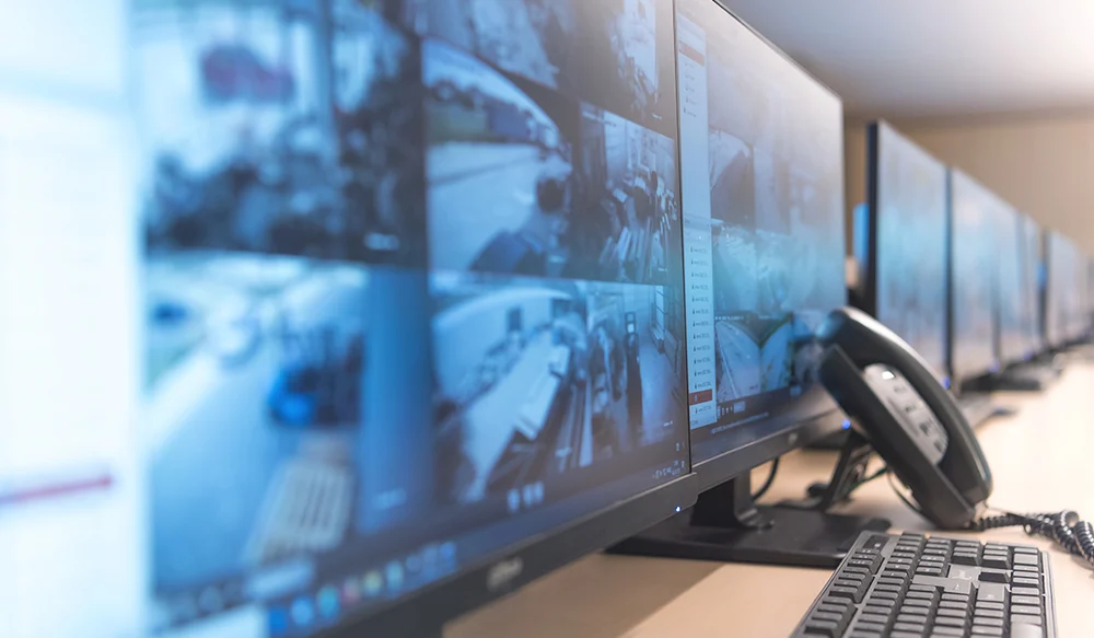 Σύγχρονος 24ωρος σταθμός λήψης σημάτων — ISO 9001:2015 πιστοποίηση, αντισεισμική κατασκευή, γεννήτρια UPS