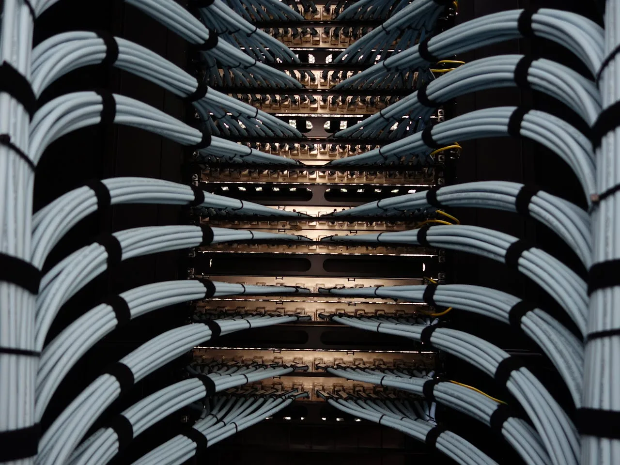 Structured Cabling Installation & Fluke Network Certification Εγκατάσταση δομημένης καλωδίωσης, Τερματισμός & Πιστοποίηση Δικτύου με Fluke από την e-evolution.